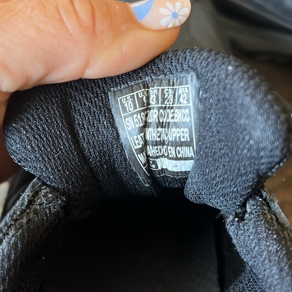 Brand new SKECHERS - Picture 5 of 5